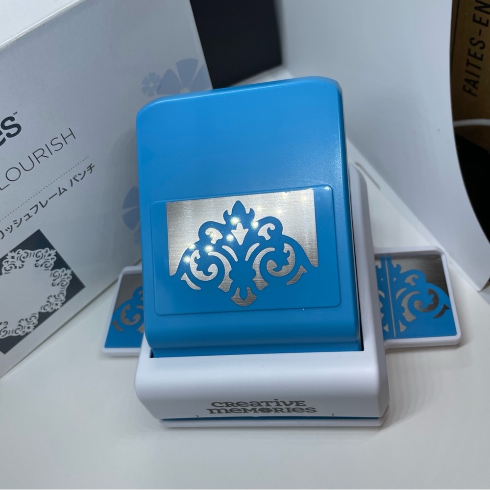 Creative Memories Damask Flourish Frame Punch - Picture 4 of 7